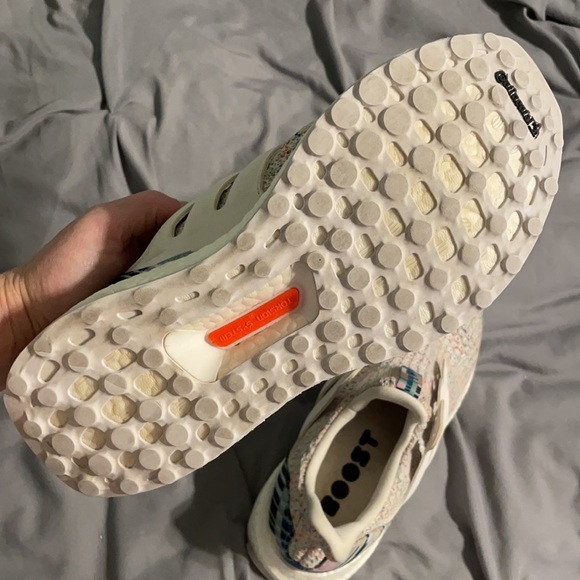 Adidas - Picture 2 of 3